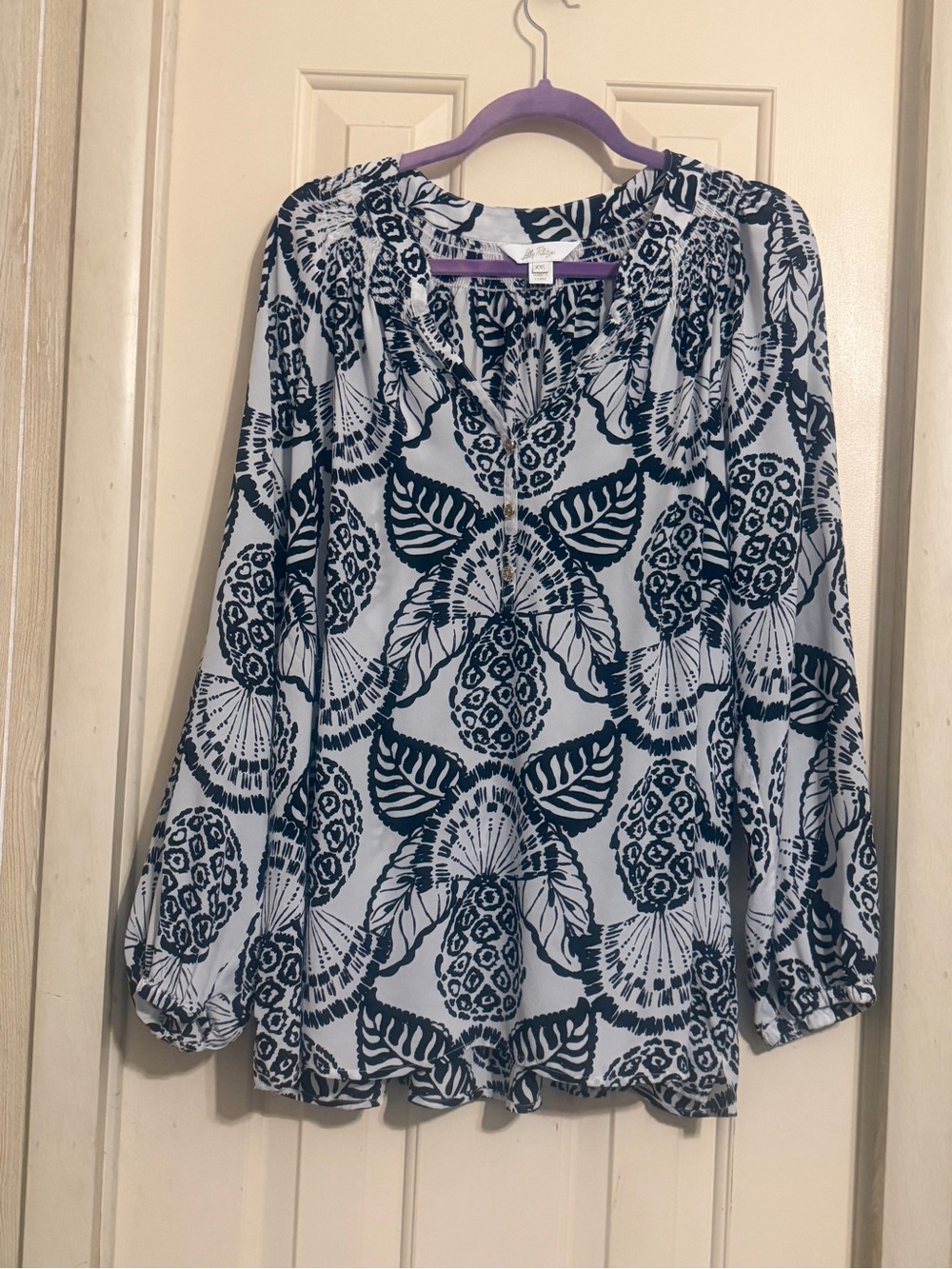 Lilly Pulitzer Elsa top, coconut pineapple princes Allover